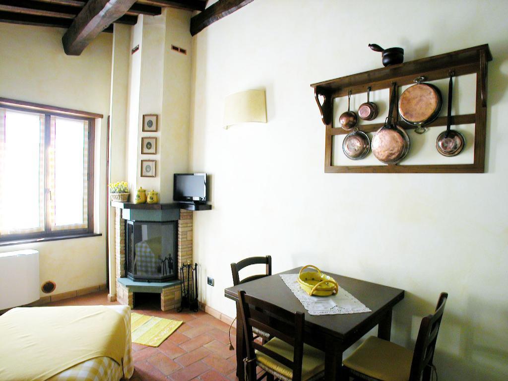 Agriturismo Istrice Innamorato カンペッロ・スル・クリトゥンノ 部屋 写真